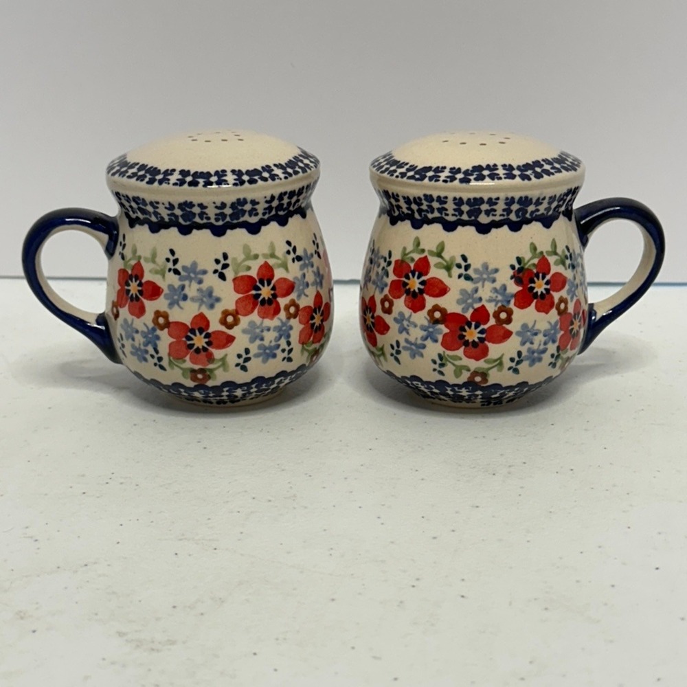 Manufaktura Boleslawiec Poland Pottery Salt and Pepper Shakers Set Red Daisy